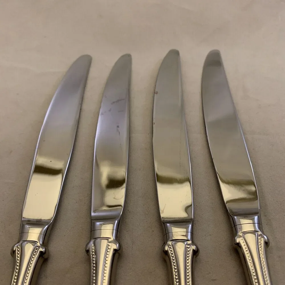 Oneida knives pieces